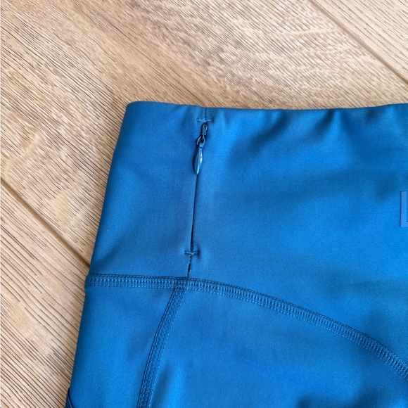BuffBunny Vibrant Blue Leggings- designed for running - Picture 12 of 12